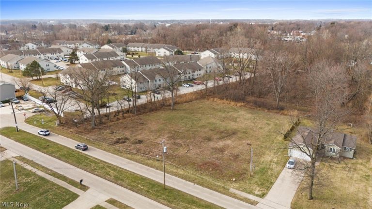 Academy Court, Painesville, OH - Photo 4