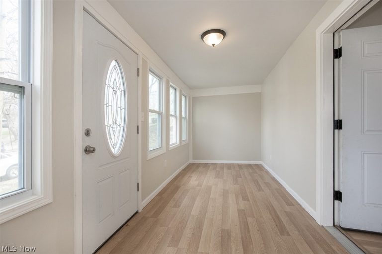 1184 Niagara Avenue, Akron, OH - Photo 4