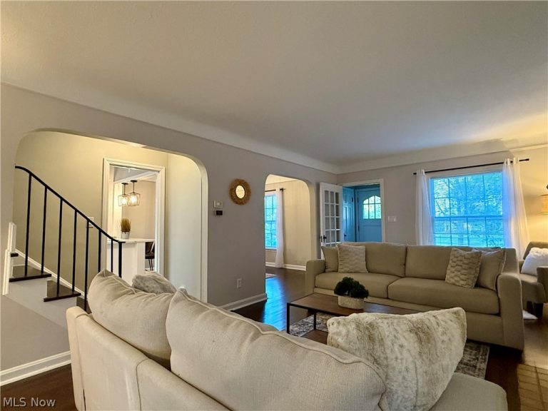 2216 Barrington Road, University Heights, OH - Photo 6