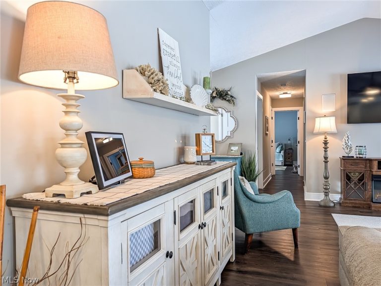 546 Mohawk Drive, Malvern, OH - Photo 5