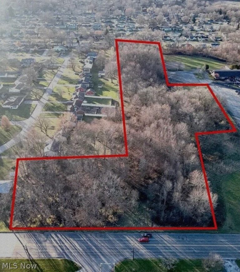 902 Meridian Road, Austintown, OH - Photo 2