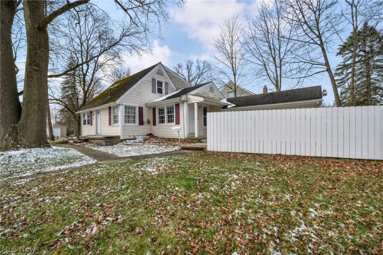 394 Hawkins Avenue, Akron, OH - Photo 3