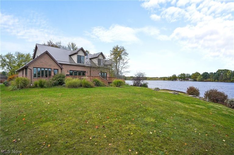410 Geneva Point, Roaming Shores, OH - Photo 2