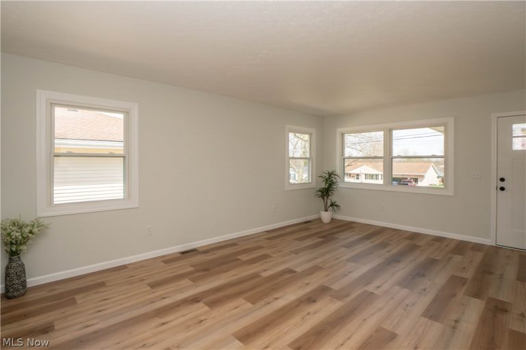 270 High Grove Boulevard, Akron, OH - Photo 4