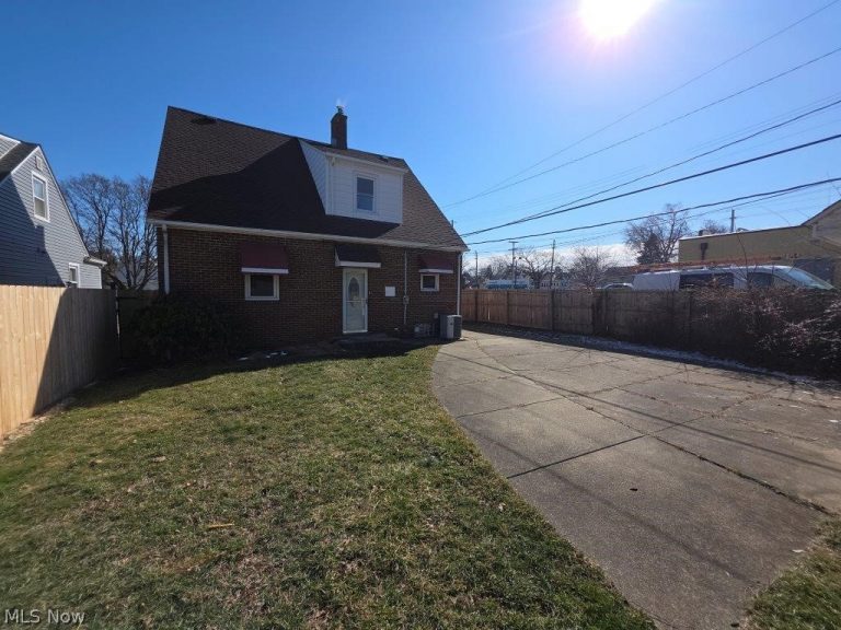 4262 62nd Street, Cleveland, OH - Photo 5