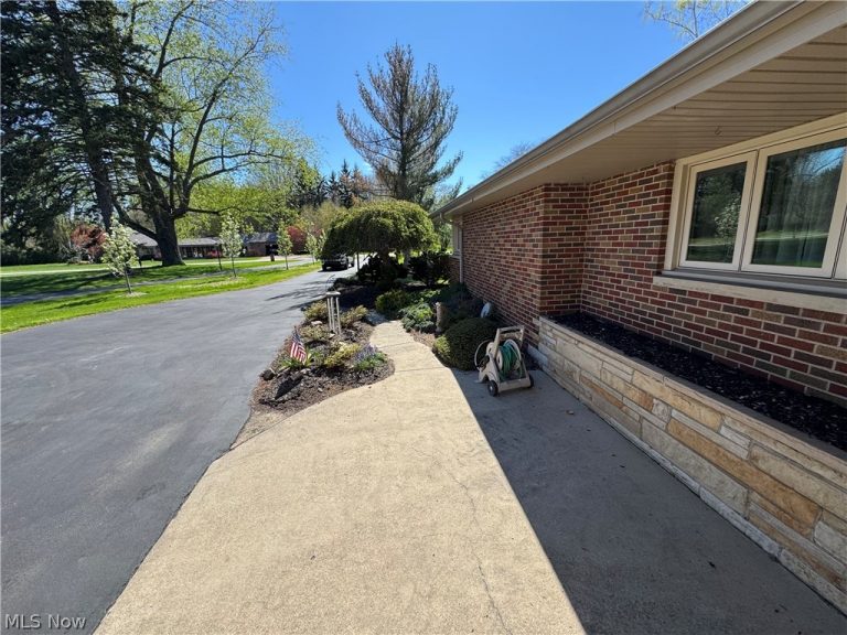1648 Highland Lane, Ashtabula, OH - Photo 5