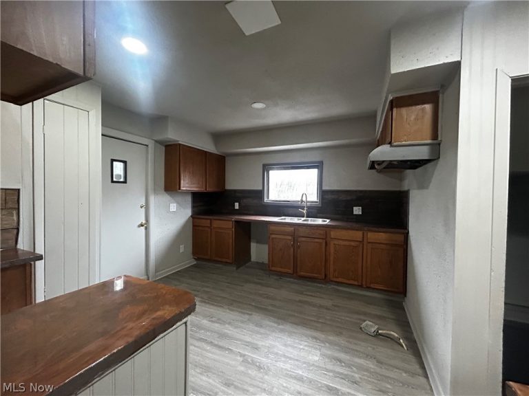 12609 Dove Avenue, Cleveland, OH - Photo 4