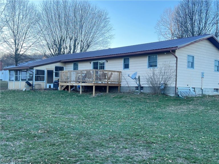 1715 South Street, Stockport, OH - Photo 2