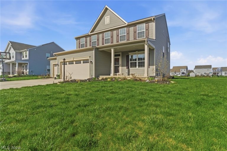 9194 Winfield Lane, North Ridgeville, OH - Photo 2