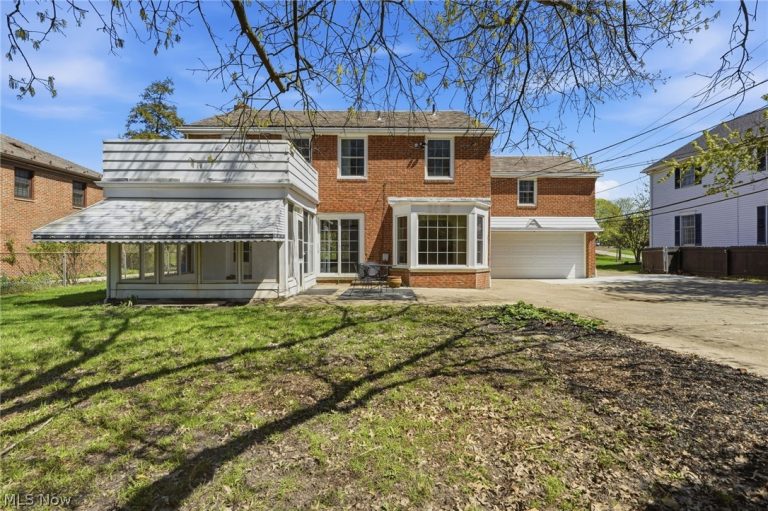 3378 Clayton Boulevard, Shaker Heights, OH - Photo 8