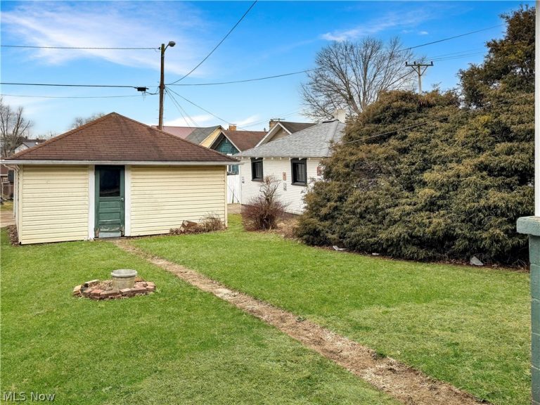 1652 Oregon Avenue, Steubenville, OH - Photo 4