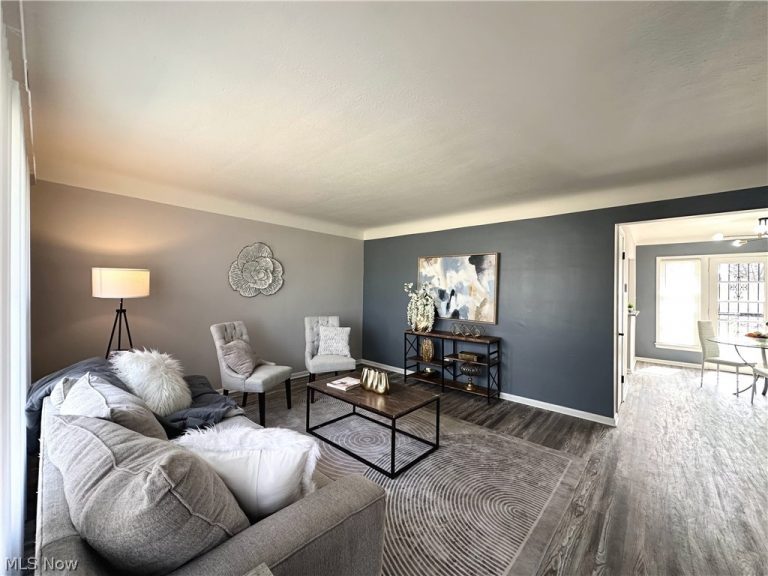 4507 Frontenac Drive, Warrensville Heights, OH - Photo 2