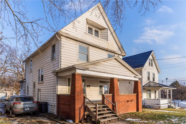 827 Michigan Avenue, Youngstown, OH - Photo 2