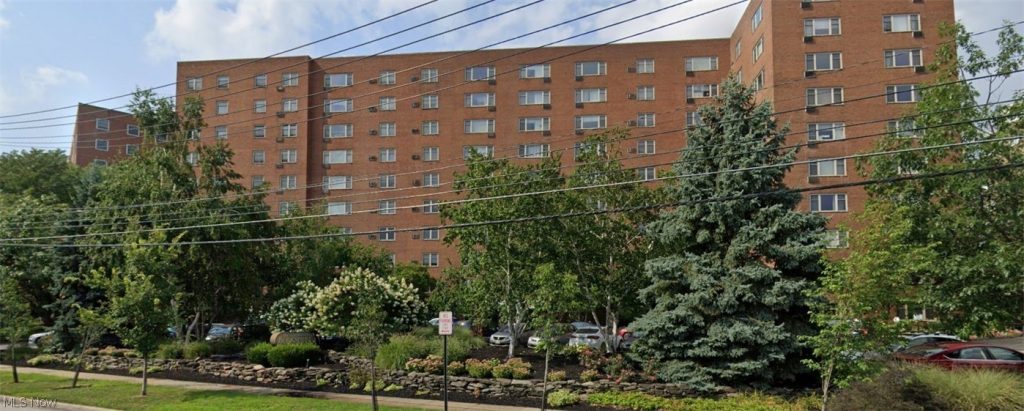 11820 Edgewater Drive, Lakewood, OH