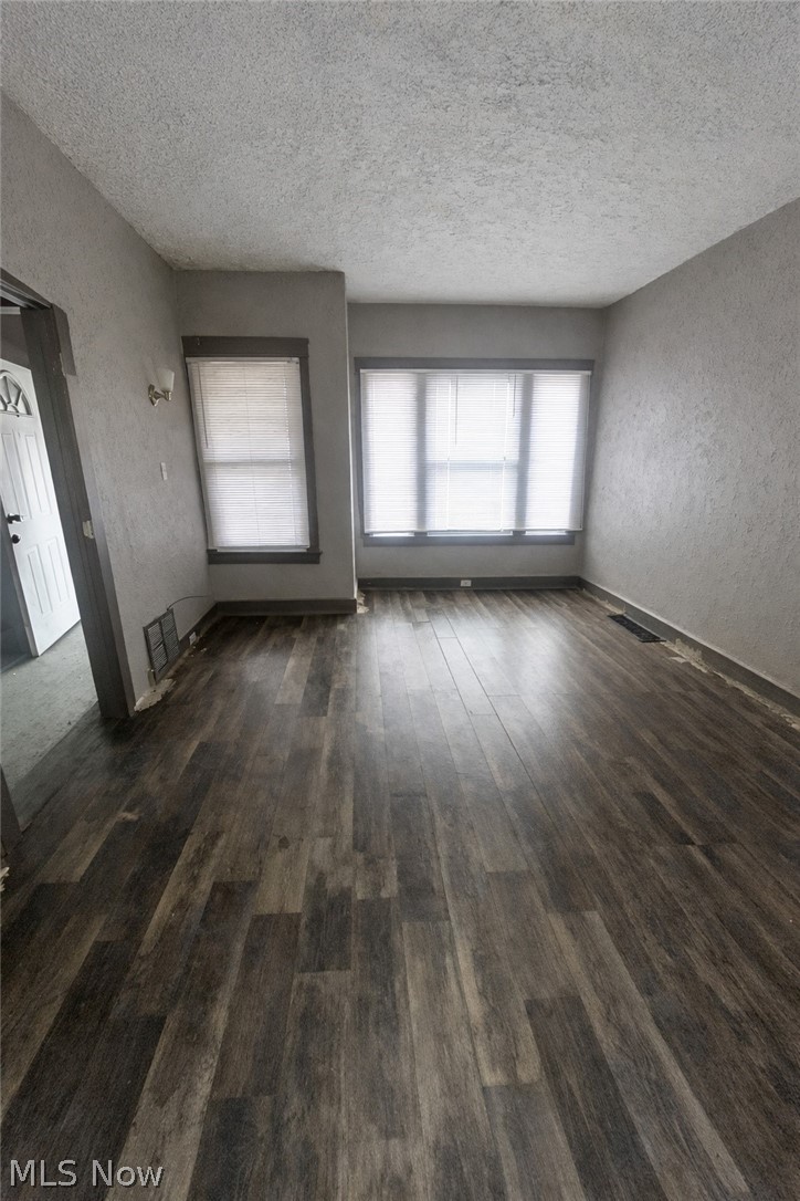 1818 Knowles Avenue, East Cleveland, OH - Photo 5