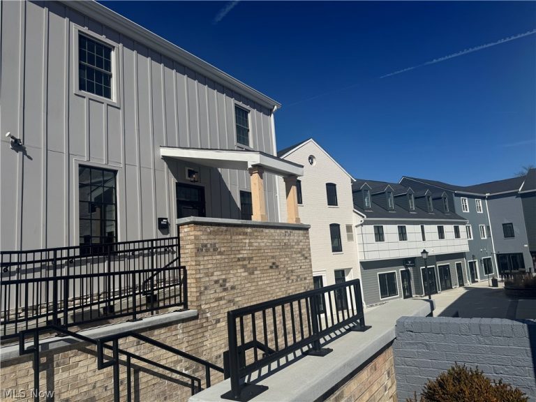 1244 Weathervane Lane, Akron, OH, 44313