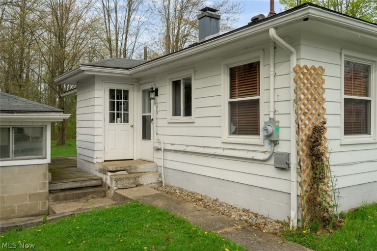 1603 Grandview Road, Lake Milton, OH - Photo 4