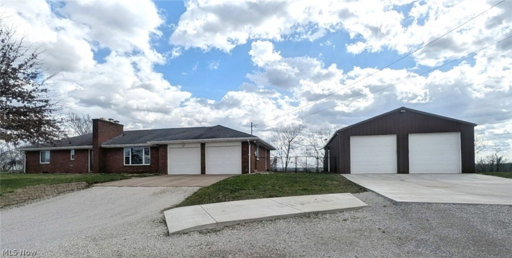 81 Mineral Heights Drive, Mineral Wells, WV