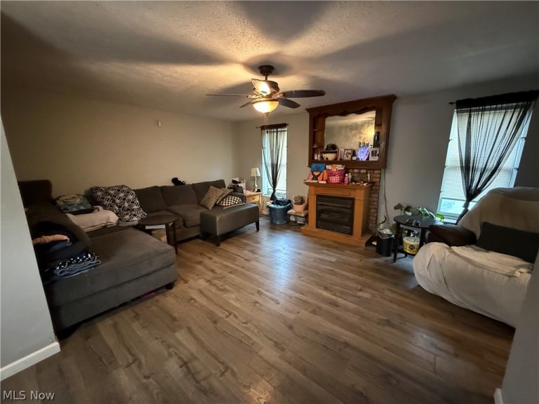 140 School Street, Elyria, OH - Photo 3