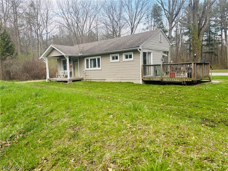 2841 River Road, Willoughby Hills, OH - Photo 2
