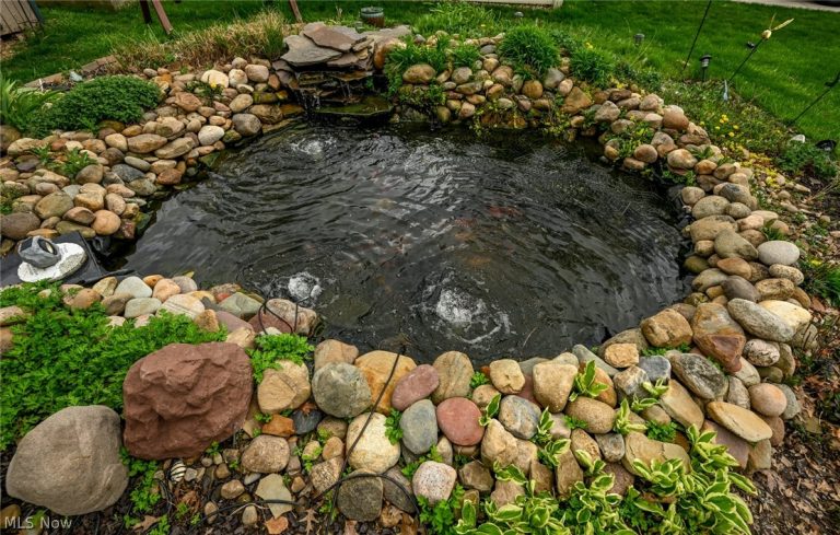 300 Castleton Road, North Canton, OH - Photo 6