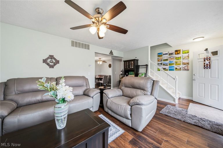 7290 Scottsdale Circle, Mentor, OH - Photo 4