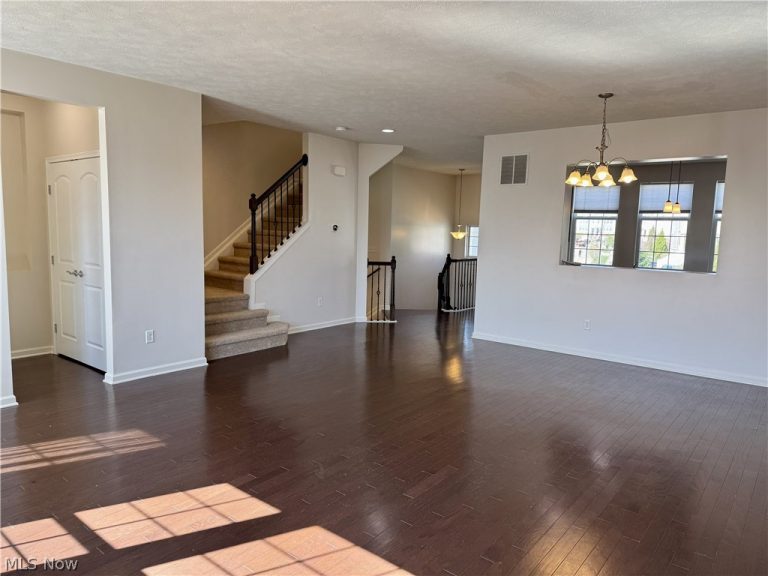 6648 Park Pointe Court, Pepper Pike, OH - Photo 3
