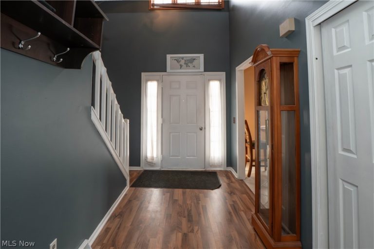 4839 Pond Drive, North Canton, OH - Photo 2