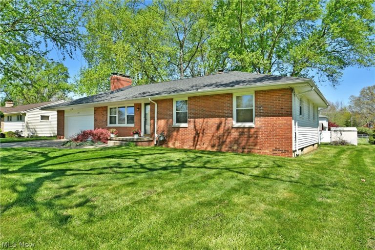 2548 Hilltop Drive, Poland, OH - Photo 3
