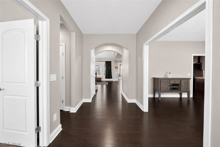 18079 Clare Court, Strongsville, OH - Photo 8
