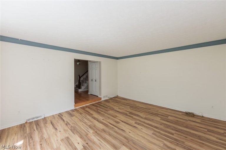 33403 Cromwell Drive, Solon, OH - Photo 5