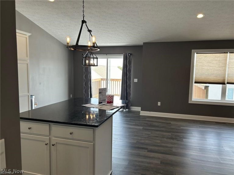 937 Crockett Circle, Canal Fulton, OH - Photo 2