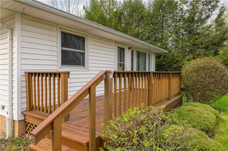 24321 Normandy Drive, Olmsted Falls, OH - Photo 2