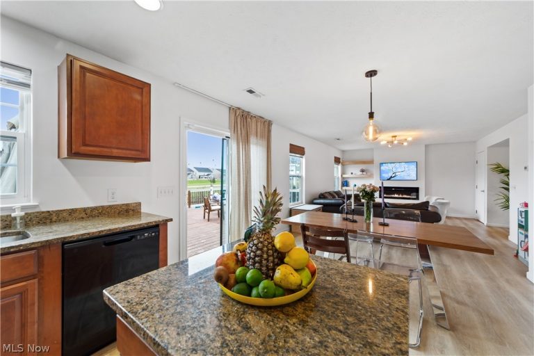 6120 Greenview Trail, North Ridgeville, OH - Photo 5