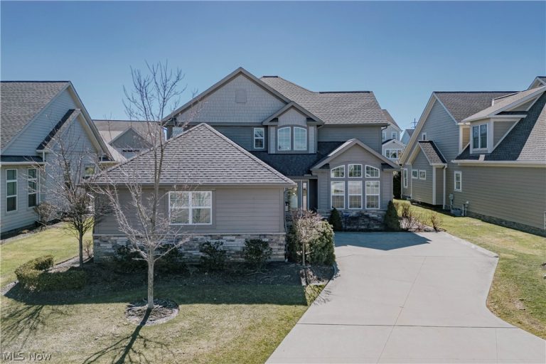 3900 Matisse Circle, Pepper Pike, OH - Photo 2