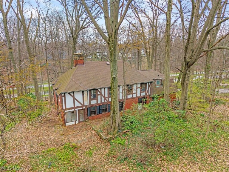 1884 Belvoir Boulevard, South Euclid, OH - Photo 3