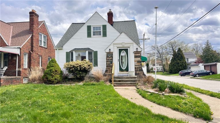 275 210th Street, Euclid, OH, 44123