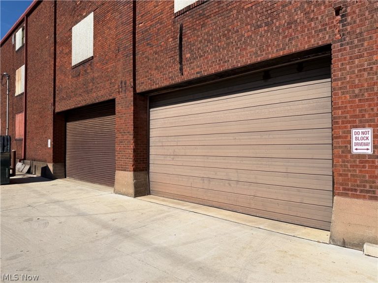 310 Main Street, Uhrichsville, OH - Photo 2