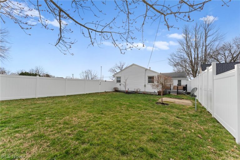 1006 Taggart Street, Massillon, OH - Photo 8