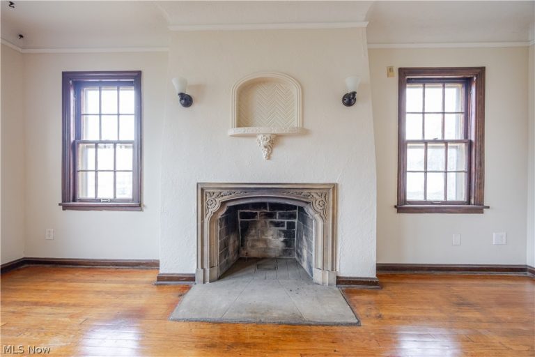 979 Oxford Road, Cleveland Heights, OH - Photo 6