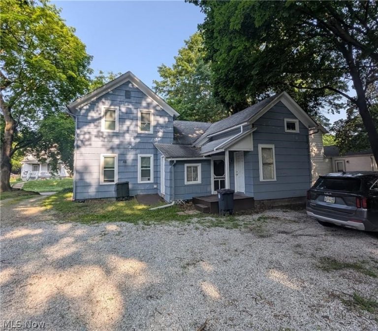 675 Sherman Street, Akron, OH - Photo 2