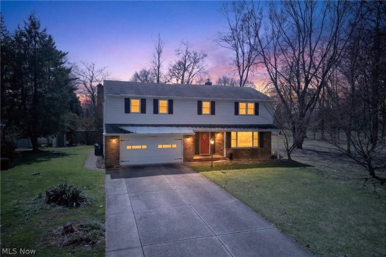 1044 Linden Lane, Lyndhurst, OH, 44124