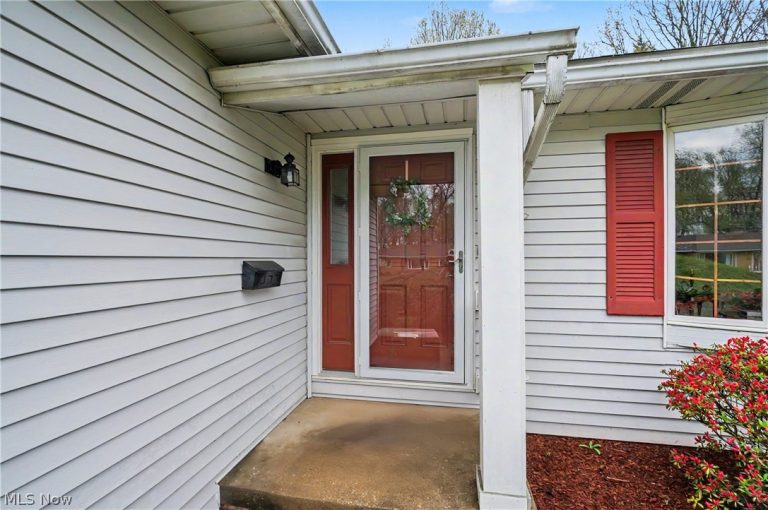 1210 Janet Avenue, North Canton, OH - Photo 3