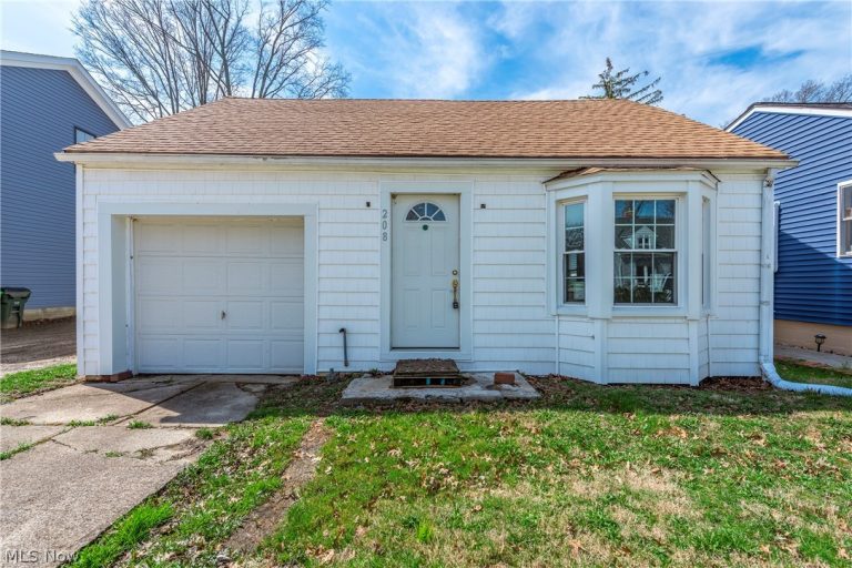208 Sunset Road, Avon Lake, OH - Photo 4