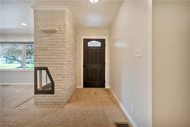 300 Homeworth Road, Alliance, OH - Photo 2