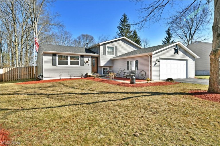1317 Cedarwood Drive, Mineral Ridge, OH, 44440