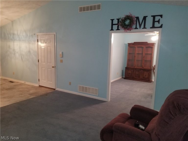 148 Bentley Drive, Elyria, OH - Photo 5