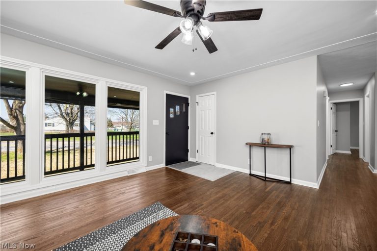 105 Woodhill Drive, Amherst, OH - Photo 6