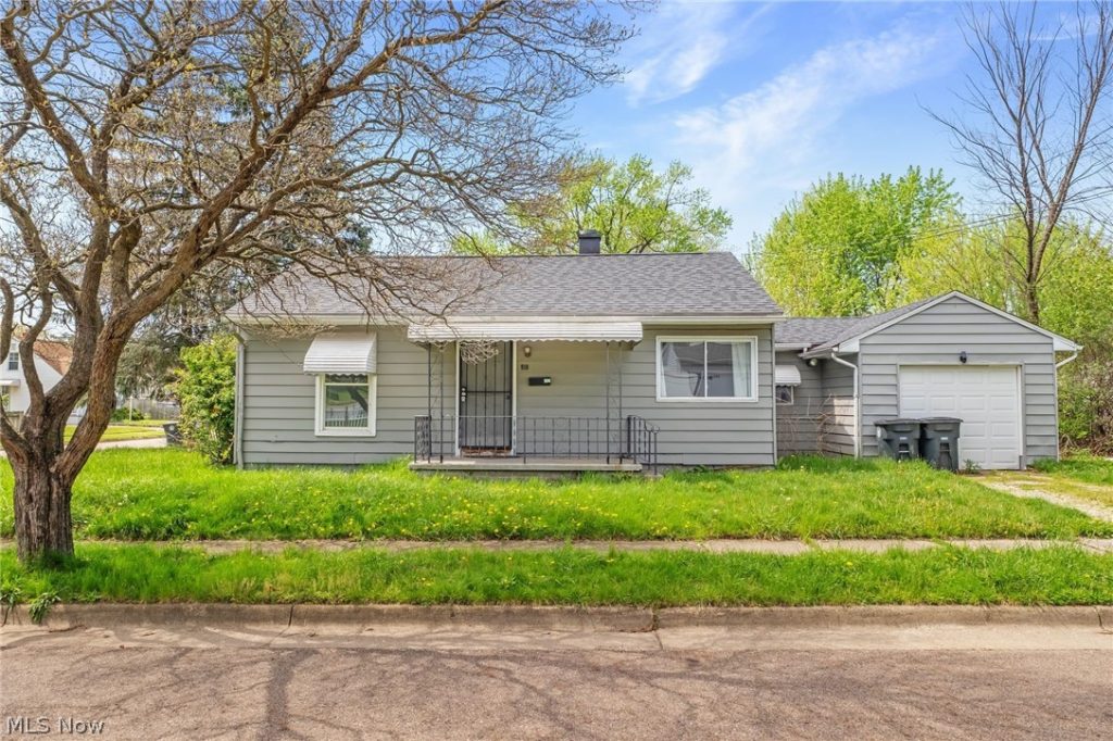 910 Ardella Avenue, Akron, OH