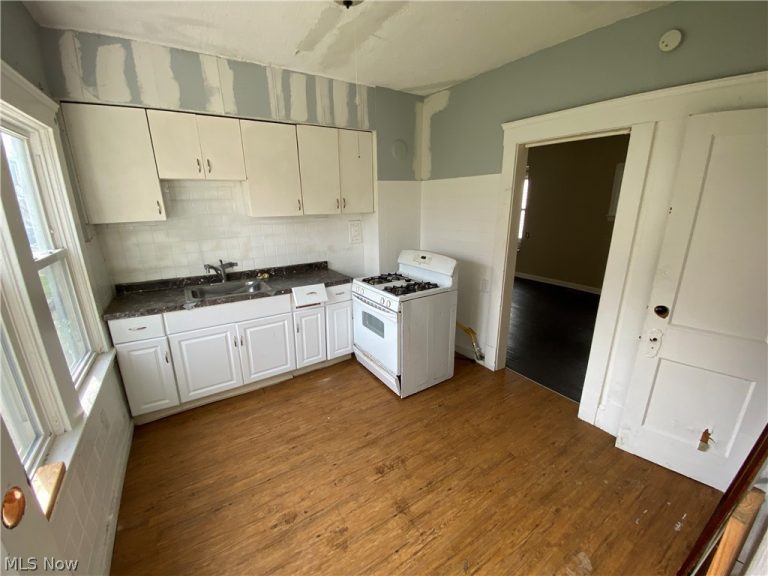 2901 121st Street, Cleveland, OH - Photo 3